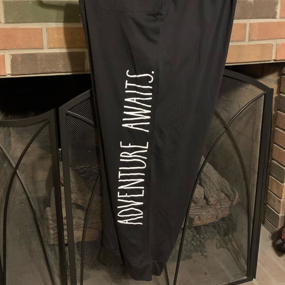 SOLD!!! Sz 1X NWOT Rae Dunn Adventure Awaits Lounge Joggers - Picture 4 of 9
